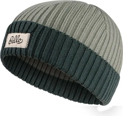 Strickmütze von Odlo in Grau mit dunkelgrünem Umschlag und Odlo-Logo auf einem Stoffetikett