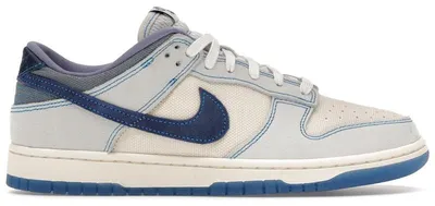 Imagen del producto de Nike Dunk Low Retro SE, color blanco y azul, talla EU 48.5