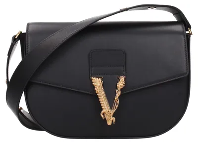 Produktbild von Versace Virtus Satteltasche glattes Leder schwarz goldenes V