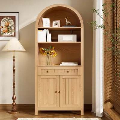 Image de Armoire de cuisine Flieks avec façade incurvée, meuble haut à double porte avec étagères à épices de chaque côté, buffet pour la cuisine et le salon, finition naturelle