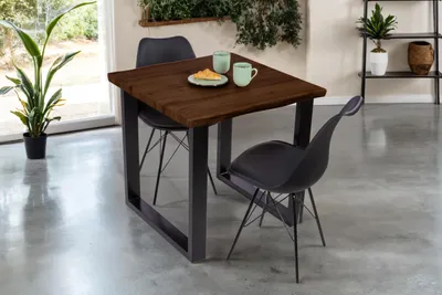 Produktbild von Esstisch Baumkante Holz-Optik Nussbaum 80 x 80 U-Gestell schwarz JOSY, KI-generiertes Bild