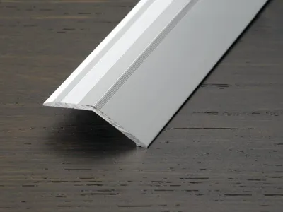 Produktbild von PROLINE Silber 30x30x2000mm Bodenprofil, Aluminium eloxiert, Kantenschutz, Laufschutz, Übergangsprofil, rutschfest, für Fliesen Laminat Parkett
