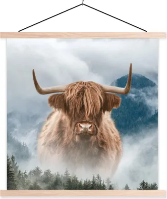 Produktbild von MuchoWow® Textilposter Schottisches Hochlandrind - Nebel - Berg 60x60 cm mit holzfarbenen Rahmen - Wanddekoration