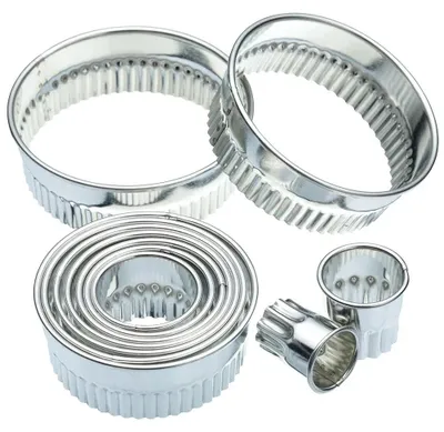 Immagine prodotto di Set di 11 tagliabiscotti - cerchio smerlato / rotondo - Kitchen Craft