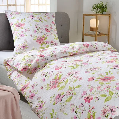Produktbild von Traumschlaf Seersucker Bettwäsche Fleur weiss 135x200 cm + 80x80 cm