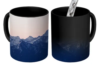 Obrázok produktu pre MuchoWow® Magický pohár Alpy - Hory - Západ slnka - Sneh 350 ml Pohár na zmenu farby Darček Nápad na darček - Foto hrnček