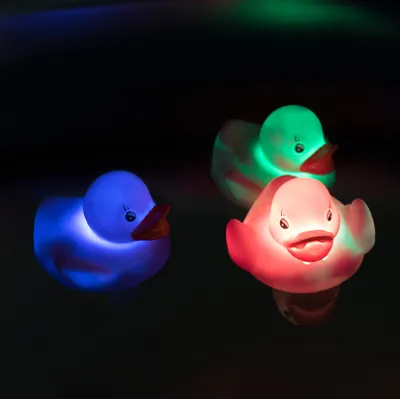 Immagine prodotto di ThumbsUp! Badeenten Duck Lights LED Farbwechsel (3Stk) pink