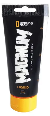 Magnum Liquid Chalk Tube schwarze Flasche mit gelbem Verschluss von Singing Rock, Frontansicht