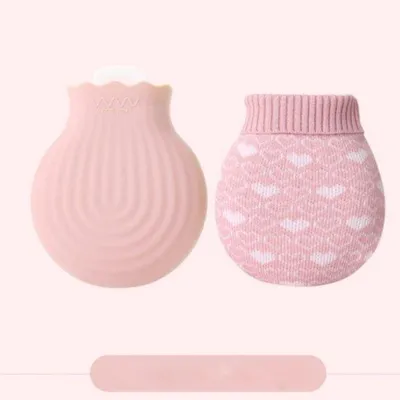 Produktbild von Warmwasserflasche, 240 ml, mit Silikonhülle – Warmrosa