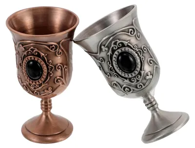 Produktbild von Vintage Metallkelche 2 Stück Antike Schnapsgläser mit Hohem Stiel Mittelgroß Verschleißfest Dekorative Trinkgefäße für Halloween und Festliche Anlässe