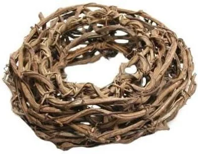 Image de Couronne en bois naturel et en branches de vigne, 38 cm, décoration naturelle pour la maison