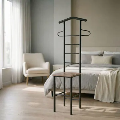 Produktbild von Herrendiener JIVO Stummer Diener Kleiderständer,  Metallgestell schwarz und Ablage in Wildeiche, 121 cm, Garderobe mit Hosenbügel