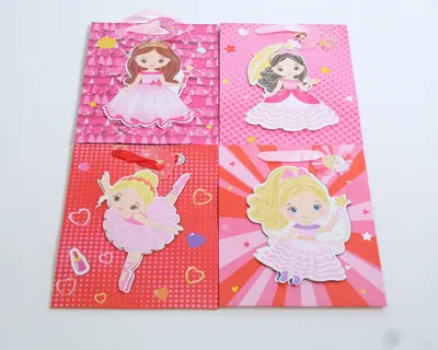 Produktbild von Geschenktüte Prinzessin 18x24cm - Stabile Papiertüte für Kindergeburtstag - Geschenkverpackung