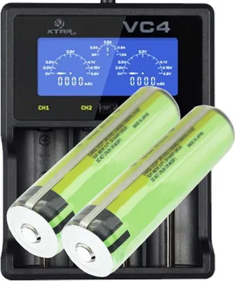 Produktbild von 2x Panasonic 18650 Li-Ion Akku und 4fach Li-Ion Schnell-Ladegerät, 1x AccuCell AccuSafe Akkubox für 1-2 18650 Akku