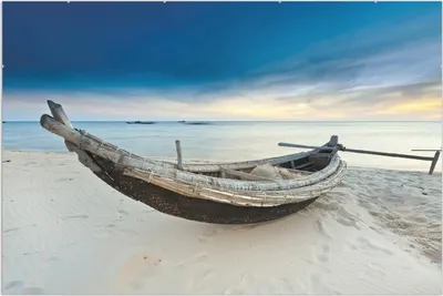 Produktbild von Wallario Wandbild Fischerboot am Strand mit Sonnenuntergang, Größe: 61 x 91,5 cm, Poster mit rahmenlosen Bildhalter