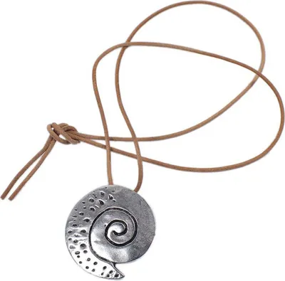Produktbild von Minott Kette braunes Lederband zum verknoten mit Muschel Anhänger 21346
