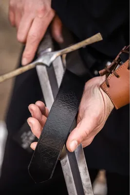 Produktbild von Ringgürtel aus Leder mit keltischem Muster Schwarz 150 cm