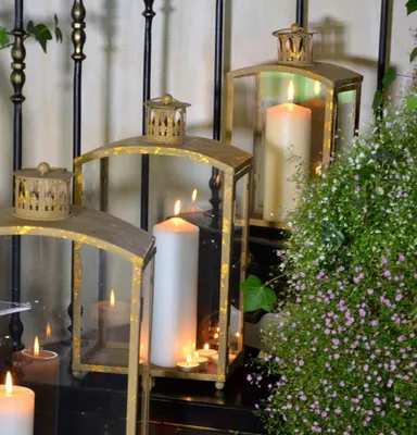 Produktbild von Goldene Metalllaterne - Romantische Aura im provenzalischen Stil