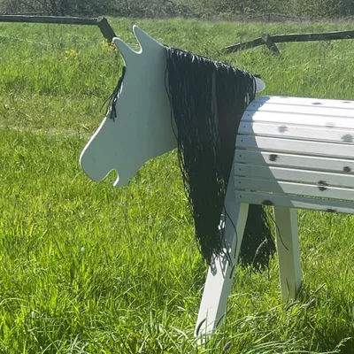 Produktbild von Holzpferd Kleiner Onkel mit schwarzen Punkten, Flechtmähne und Schweif, Sitzhöhe 90 cm