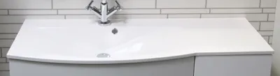 Zdjęcie produktu dla Umywalka FACKELMANN LUGANO / Umywalka z odlewanego marmuru / Wymiary (szer. x wys. x gł.): ok. 115 x 16 x 46 cm / Wysokiej jakości umywalka łazienkowa / Półka po prawej stronie / Kolor: biały / Szerokość 115 cm