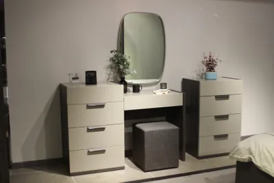 Produktbild von Design Schminktisch mit Spiegel Luxus Schlafzimmer Möbel Hocker 3tlg.
