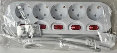 Immagine prodotto di Striscia di prese con circuito singolo a 5 vie, bianco, cavo da 1,5 m