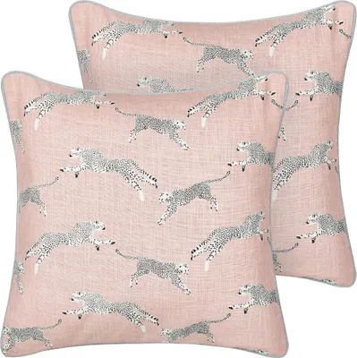 Produktbild von BELIANI Dekokissen 2er Set Rosa aus Baumwolle 45 x 45 cm Quadratisch Gerpardenmuster Tiermotiv für Bett Sofa Kinderzimmer Schlafzimmer Wohnzimmer
