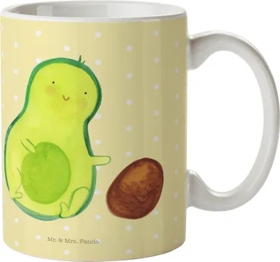 Produktbild von Mr. & Mrs. Panda Plastikbecher Avocado Kern rollt - Gelb Pastell - Geschenk, Gesund, Trinklernbecher, Pott, Haferl, Camping Tasse, Kinderbecher, Liebe, Geburtstag