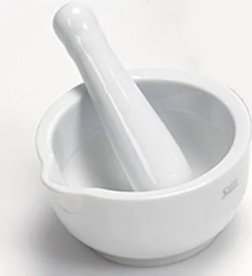 Produktbild von Silit Mörser aus Porzellan, Weiß, Ø 10 cm, mit Stößel, zum Zerstoßen von Gewürzen und Kräutern