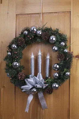 Produktbild von Famanu Weihnachtskranz mit LED-Beleuchtung - Silber