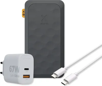 Image de Batterie externe Xtorm 67 W Fuel Series 5 45 000 mAh + chargeur domestique Xtorm 67 W GaN2 Ultra + câble USB-C vers USB-C essentiel