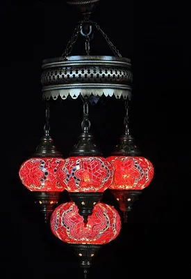 Produktbild von 4-globige türkische Hängelampe aus rotem Mosaikglas – orientalische Kronleuchter mit 4 Mosaikglaskugeln