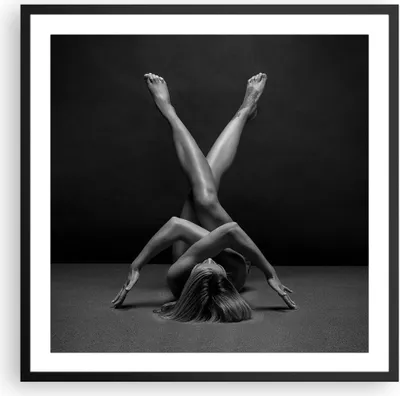 Produktbild von Gerahmtes Poster - Schwarzer Rahmen - Frau Gymnastik Yoga - 60x60 cm - Wand Bild - Wanddeko - Wandbilder - Kunstposter - Wandposter - Bilderrahmen - Bilder - Kunstdruck - P2BAC60x60-4957