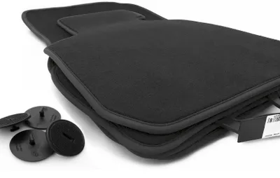 Immagine prodotto di Tappetini per la Serie 1 BMW F40 / M1 Tappetini per auto in velours premium di qualità originale in 4 pezzi, nero