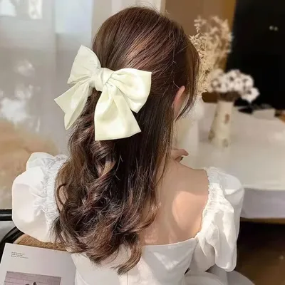 Produktbild von Haarspange mit Schleife und Haargummis - Stilvolle Accessoires für Damen und Mädchen - Weiß