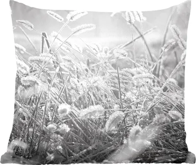 Produktbild von MuchoWow® Zierkissen Sofakissen Wohnzimmer Dekokissen 60x60 cm Winter - Schwarz - Weiß - Eis - Sitzfläche - Foto Polster