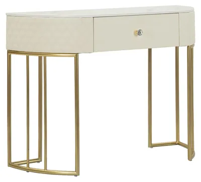 Imagen del producto de Mesa de consola Sharon Glam de 100x40x75 cm, tapizada en imitación cuero blanco y dorado con un diseño acolchado. Cuenta con un cajón central y un tirador con diseño de diamantes