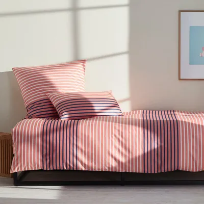 Produktbild von elegante Mako-Satin-Bettwäsche Seastripe Farbe Koralle Größe 200x200+2x80x80cm