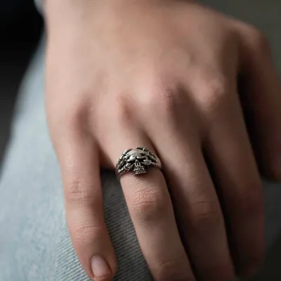 Produktbild von MATERIA by Matthias Wagner Herrenring Totenkopf Krallen antik - Gothic Ring 925 Silber breit SR-53