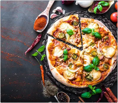 Produktbild von Spritzschutz Herdabdeckplatte Schneidebrett aus Glas Gemüsepizza 1-Teilig (60x52cm)