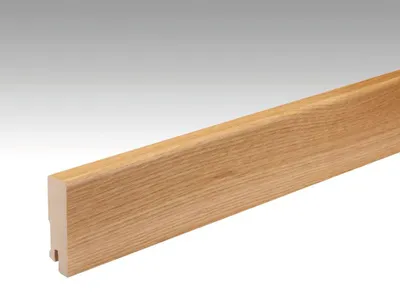 Produktbild von Meister | 2,38 m |, Eiche natur, 15 mm, Sockelleiste Echtholzfurnier, Profil 001, stabile MDF Kern Leiste, hochwertiges Edelholzfurnier, montagefreundliche Cliptechnik, Kabelführung, Parkett und Furnierboden
