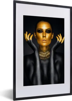 Produktbild von MuchoWow® MuchoWow® Gerahmtes Poster Frau - Porträt - Gold - Luxus - Schwarz 40x60 cm - Poster mit zchwarzem Bilderrahmen - Poster in Rahmen