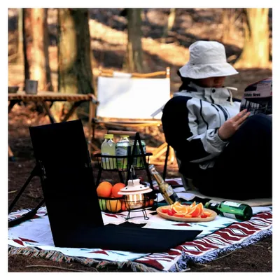 Produktbild von Klappbare Strandliege - Tragbare Sonnenliege mit Rückenlehne und Tragetasche - Platzsparende Gartenliege für Camping, Picknick und Reisen