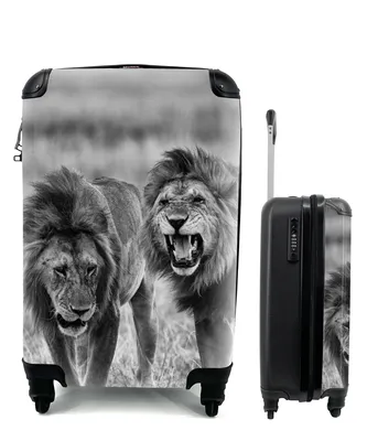 Produktbild von MuchoWow® Koffer Handgepäck Trolley Rollkoffer Kleine Reisekoffer mit 4 Rollen - Löwen - Schwarz - Weiß - Jagen - Cabin Size < 55x40x23 cm & 55x40x20 cm - Fotokoffer - Kabinenkoffer - Boardgepäck - Reise-Box - Reisekoffer - Reisegepäck - Koffer mit Bild - Trolley für Kinder