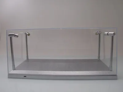 Produktbild von Triple9 189922 Klarsichtbox Vitrine mit LED-Beleuchtung silber für 1:18 1:18