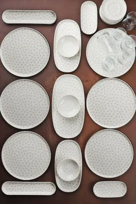 Produktbild von Hermia Concept, Frühstücksset (29 Teile) aus 100% Porzellan, Weiß | 6 Teller (24 cm), 6 Teetassen & Untertassen, 4 Schalen (10x10 cm), 5 Platten | Spülmaschinen- & Mikrowellenfest, Elegant & Funktional.