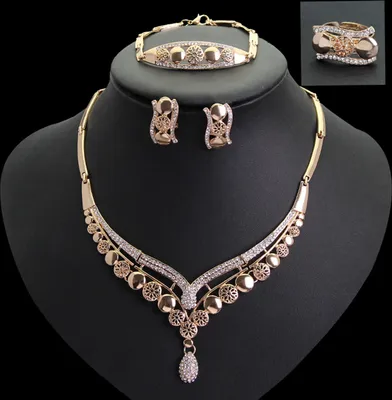 Produktbild von 4 Teile/satz Hohl Geometrie Form Piercing Halskette Ohrringe Armband Ring Strass Dekor Frauen Halsband Halskette Set Schmuck Zubehör