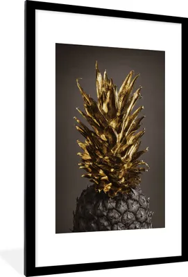Produktbild von MuchoWow® Gerahmtes Poster Obst - Ananas - Gold 60x90 cm - Poster mit Schwarzem Bilderrahmen Wandposter Rahmen Foto Bilder - Dekoration - Wandposter Wohnzimmer - Hochwertig