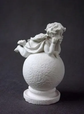 Immagine prodotto di Angelo sdraiato su una palla in bianco 15x12 cm
