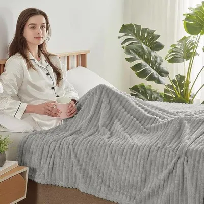 Zdjęcie produktu dla Unyqoos® Szara kołdra z polaru, 150 x 200 cm – miękka, pluszowa kołdra z mikrofibry, idealna do sofy i łóżka, ciepła i łatwa w pielęgnacji